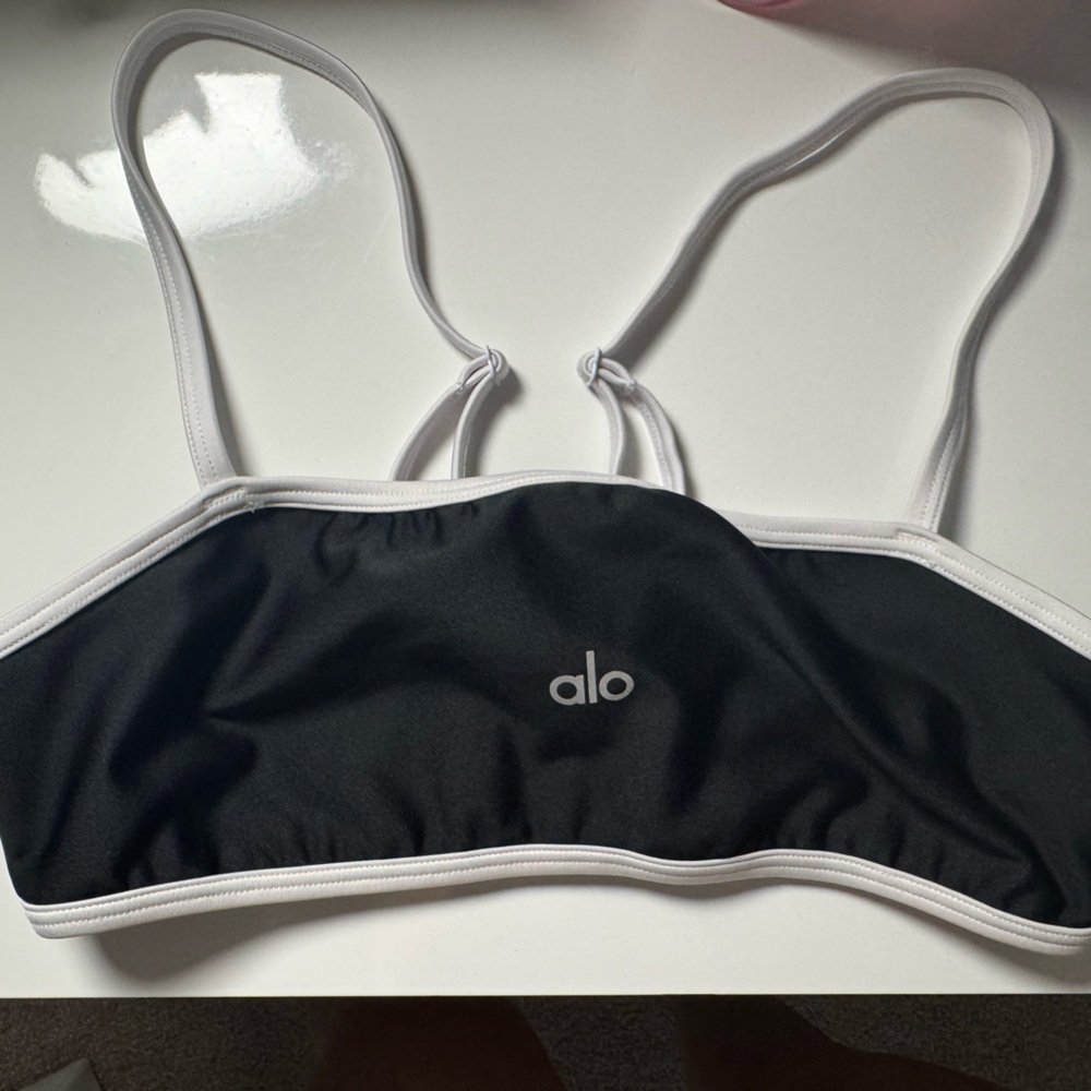 ALO Yoga Black and White Crop Top